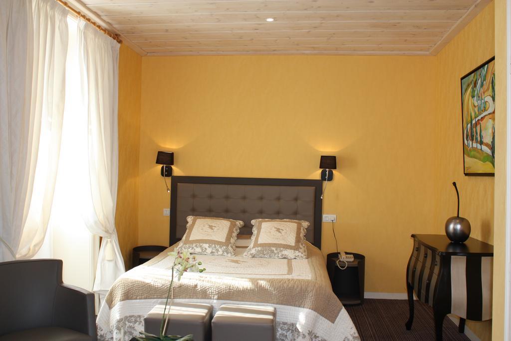 Hotel Restaurant Taillard Goumois Exterior photo